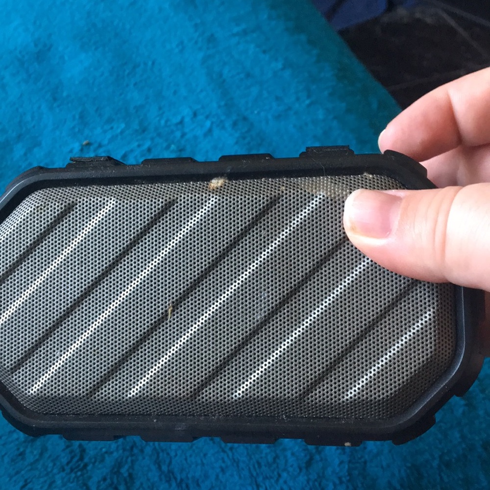 Polaroid Bluetooth speaker